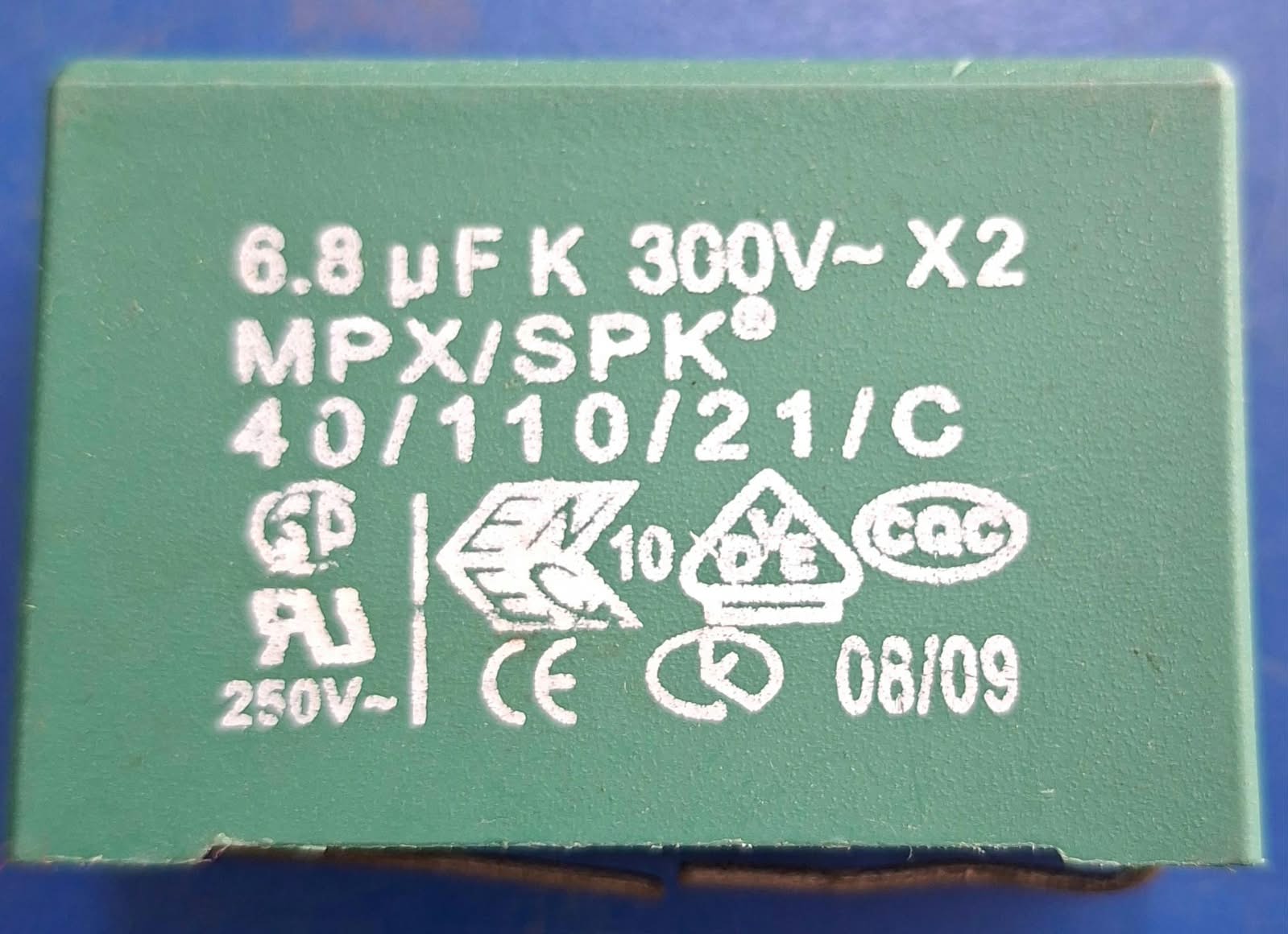 6.8uF K 300V